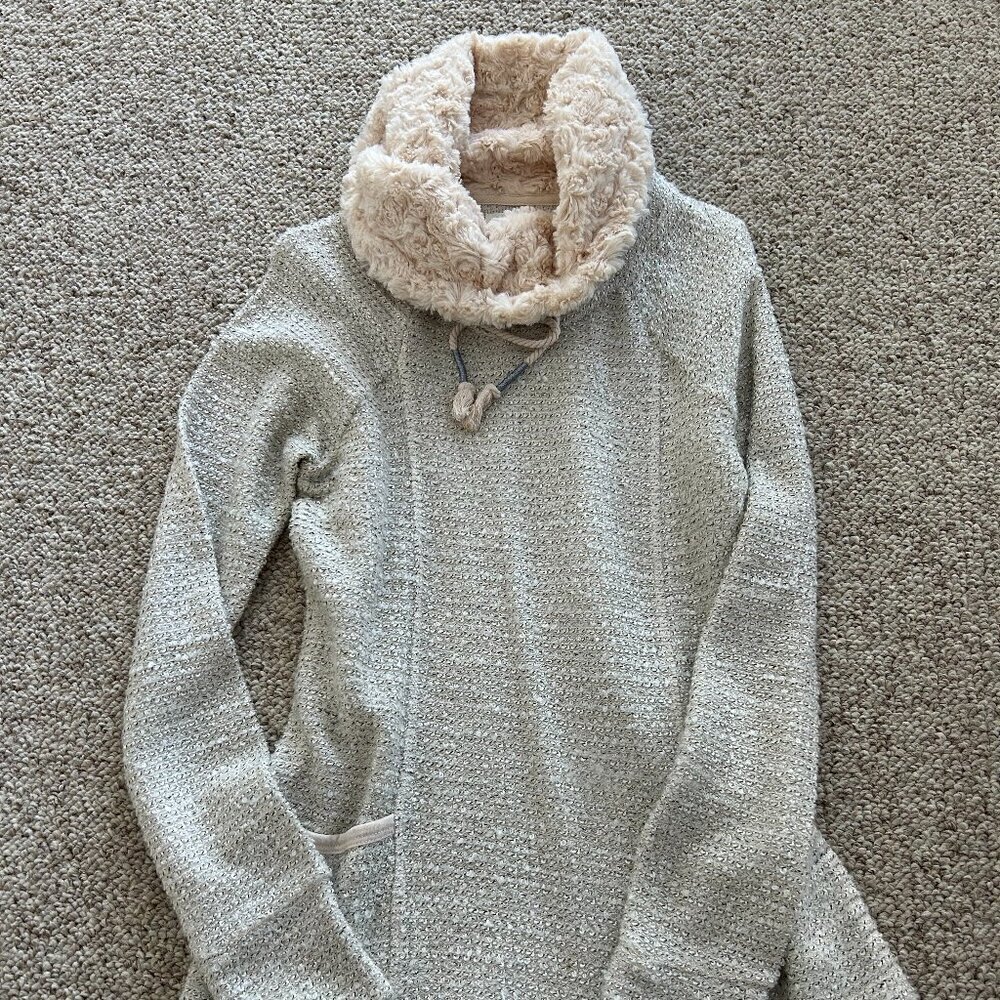 Maurices S Cream Boucle Sweater Fur Collar Cozy Winter